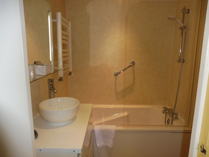 Bathroom 4, Auberge De Launay, Indre-et-Loire
