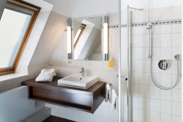Bathroom 4, Hotel Haus Seeschwalbe, Cuxhaven