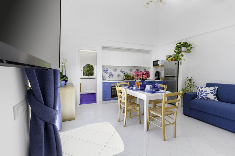 Others 4, Villa Settemari, Salerno