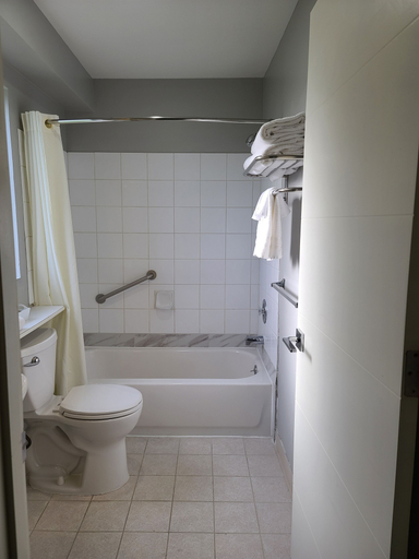 Bathroom 4, Tulip Inn, Skagit
