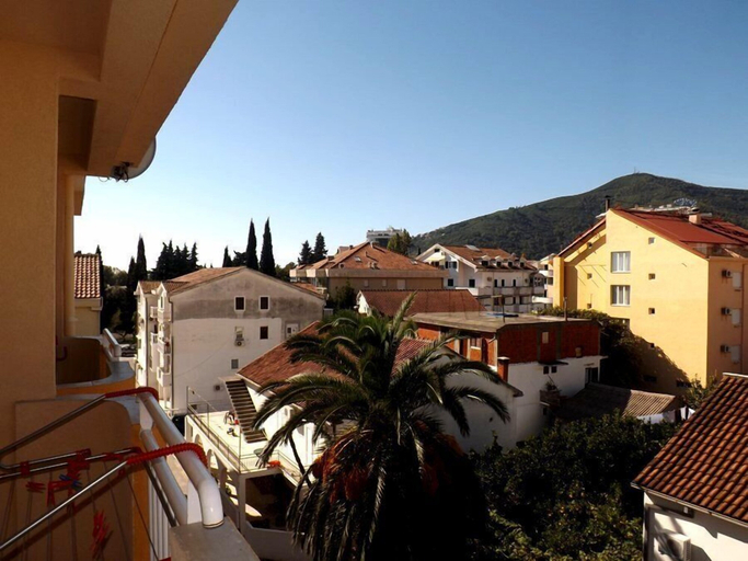 Exterior & Views, Apartments Holiday Budva