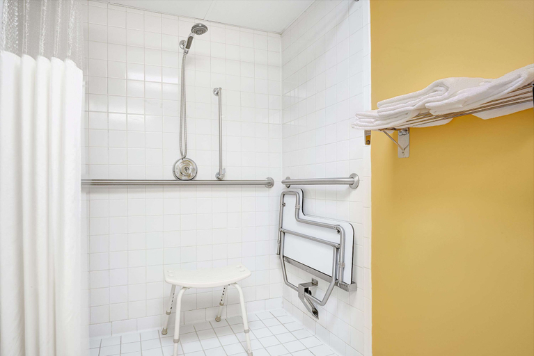 Bathroom 4, Days Inn by Wyndham Burlington East, Alamance