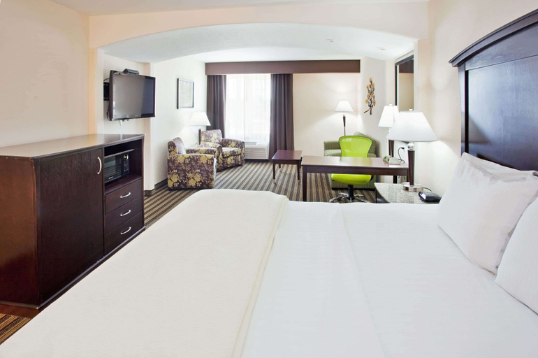 Bedroom 3, La Quinta Inn & Suites by Wyndham Fowler, Fresno