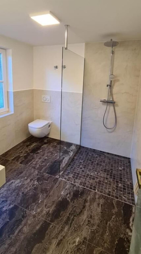 Bathroom 3, OSCARS Hotel 1415, Calw