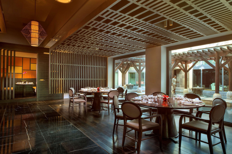 Food & Drinks 5, Raffles Hainan, Hainan