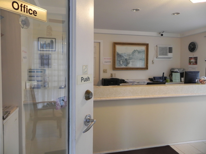 Others 5, Skagit Motor Inn, Fraser Valley