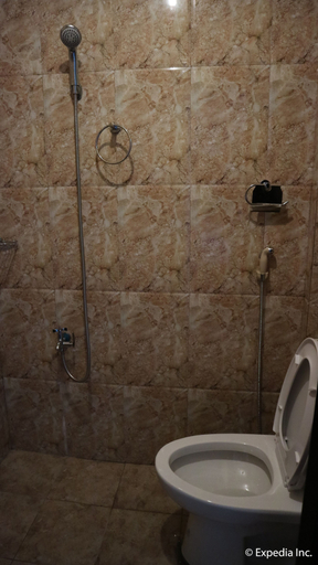 Bathroom 3, Zeah's Inn, Baler