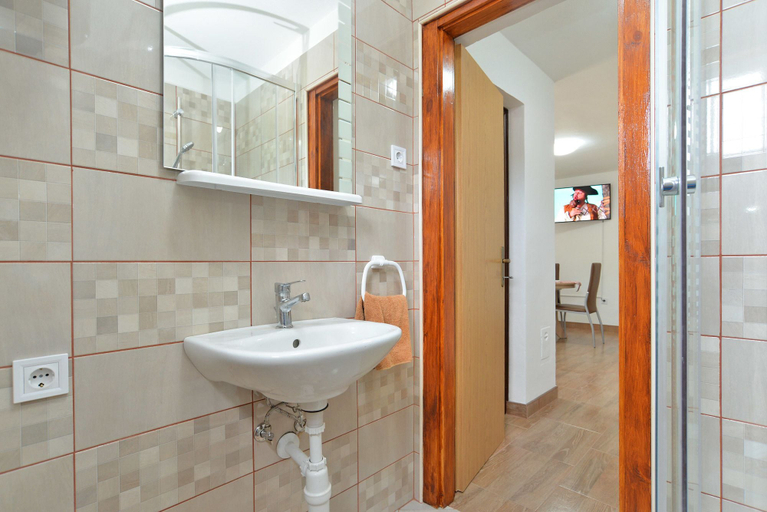 Bathroom 3, Apartment 1713, Fažana
