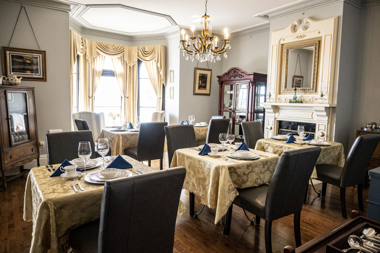 Food & Drinks 5, Belle View Manor Inn, Division No. 1