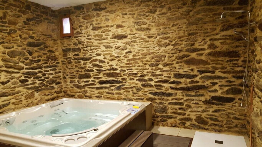 Bathroom 4, O Trancallo, Ourense