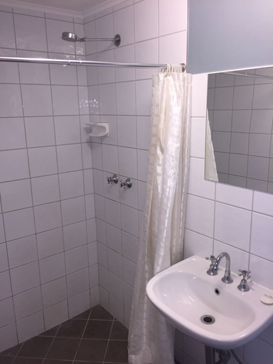 Bathroom 4, Capricornia Motel, Fannie Bay