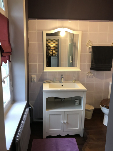 Bathroom 5, Le Clos des Hautes Loges, Seine-Maritime