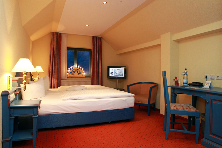 Bedroom 4, Buntes Haus Seiffen - Hotel Erbgericht, Erzgebirgskreis