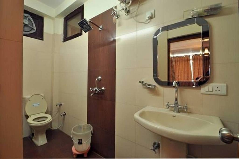 Bathroom 4, Hotel Ganesha Inn Ganga View, Garhwal