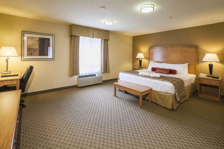 Bedroom 2, Mountain Retreat Hotel, Squamish-Lillooet