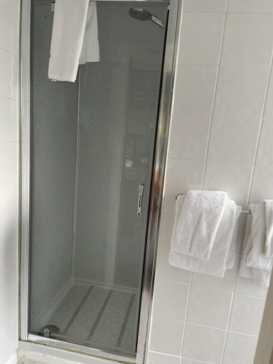 Bathroom 4, Knights Court Hotel, Norfolk