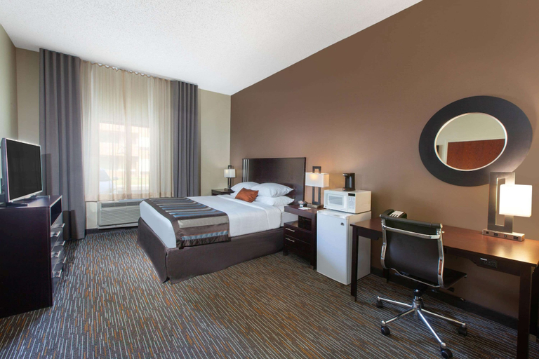 Bedroom 2, Wingate by Wyndham Oklahoma City/Airport, Oklahoma