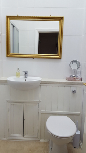 Bathroom 5, The Abbey Hotel and Apartments, Suffolk