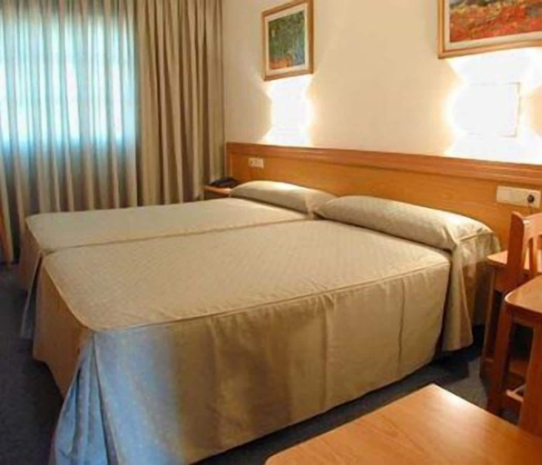 Bedroom 2, Hotel San Vicente, A Coruña