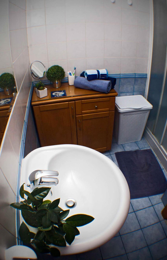 Bathroom 3, Three Cities Apartments