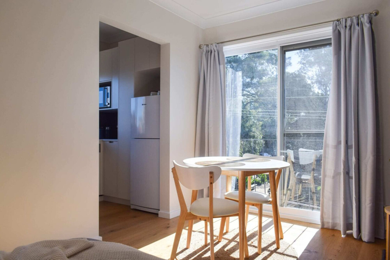 Others 5, Sun-drenched 1 Bed Studio Apartment In Newtown, Sydney