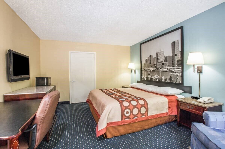 Bedroom 2, Super 8 by Wyndham Camp Springs/Andrews AFB DC Area, Prince George's