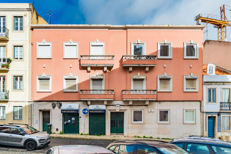 Exterior & Views 2, 2BR Chic&Bright com 120m2 em Campo de Ourique, Lisbon
