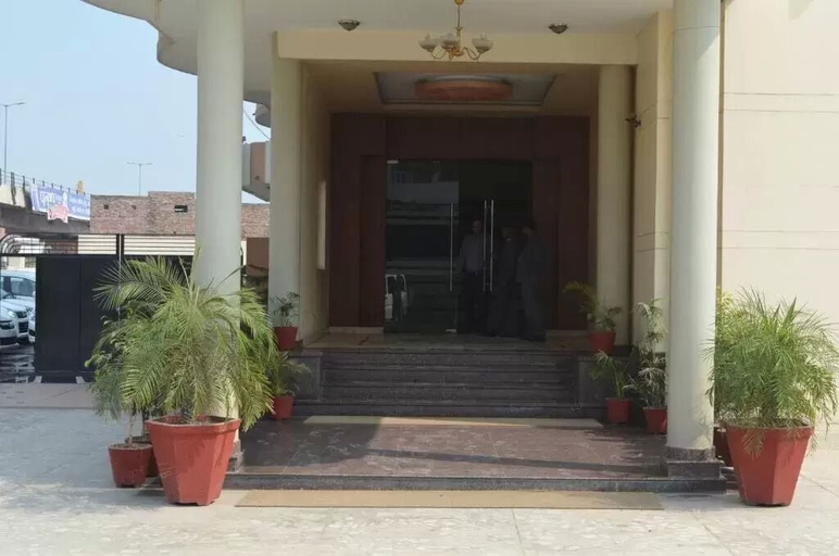 Exterior & Views 2, Hotel Regency, Varanasi