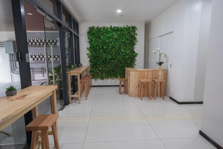 Others 4, Arceli's Place, Makati City