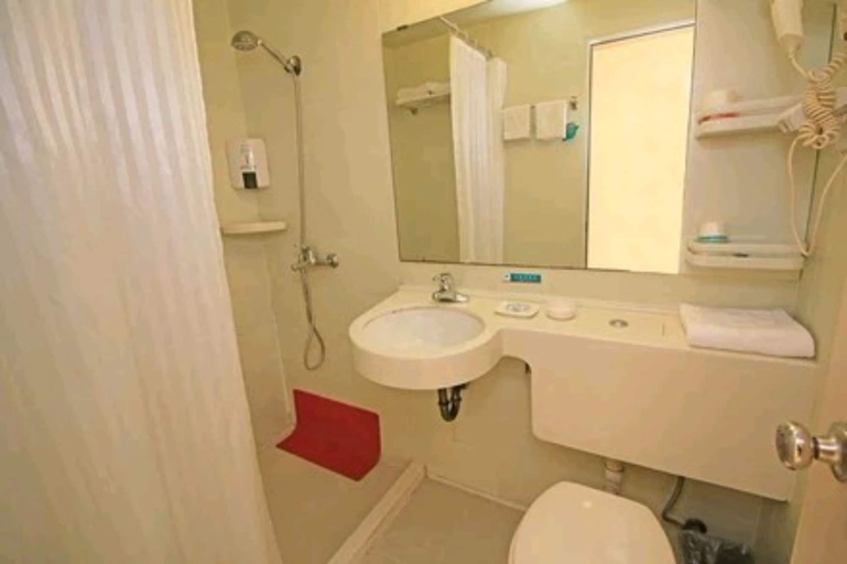 Bathroom, Jinjiang Inn Dalian Jiefang Road, Dalian