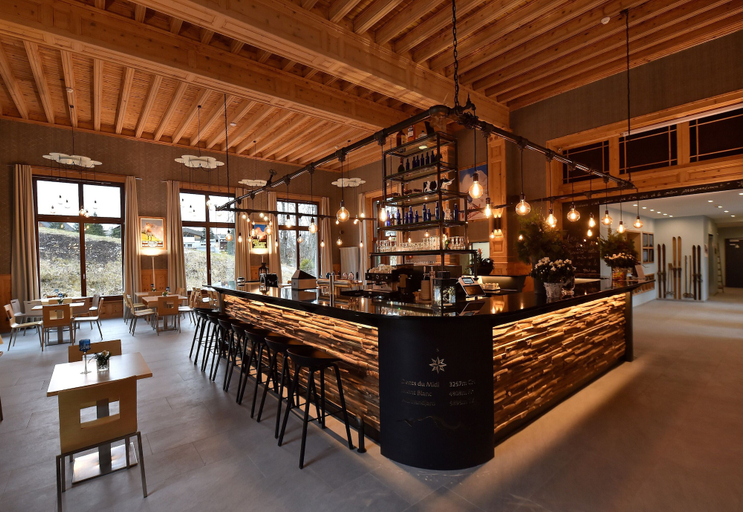 Food & Drinks 5, Villars Lodge, Aigle