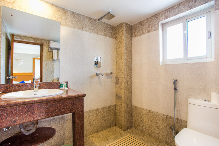 Bathroom 4, Hotel White Pearl, Gandaki