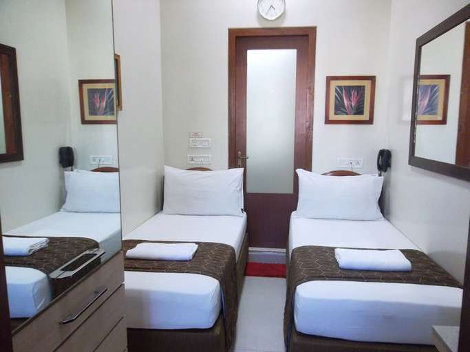 Bedroom 3, Elphinstone Hotel, Mumbai City