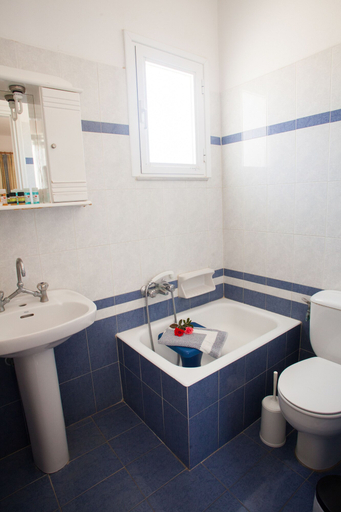 Bathroom 3, Olympia Hotel, South Aegean