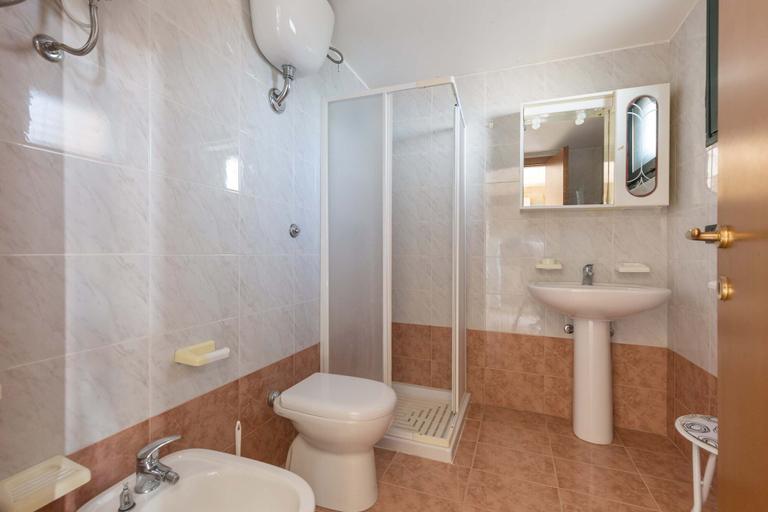 Bathroom 5, 3129 Villetta La Meta by Barbarhouse, Lecce