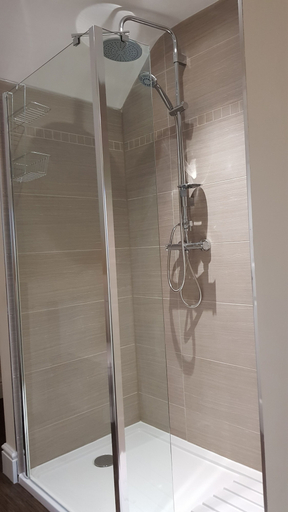 Bathroom 3, The Barn Courtyard, Leicestershire