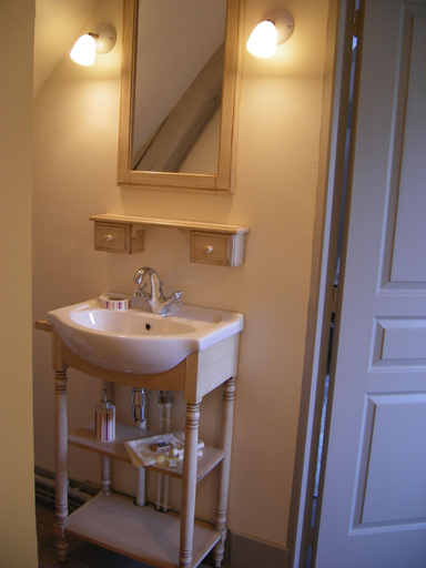 Bathroom 5, Le Clos des Hautes Loges, Seine-Maritime