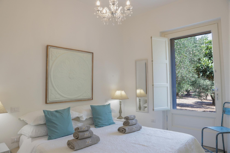 Bedroom 2, TD Dimora del Giglio With Organic Garden With Pool, Brindisi