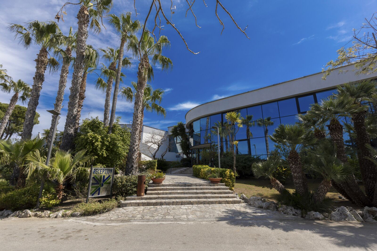 Exterior & Views 2, Tursport Hotel Residence, Taranto