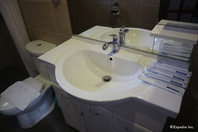 Bathroom 3, Discover Boracay Hotel and Spa, Kalibo