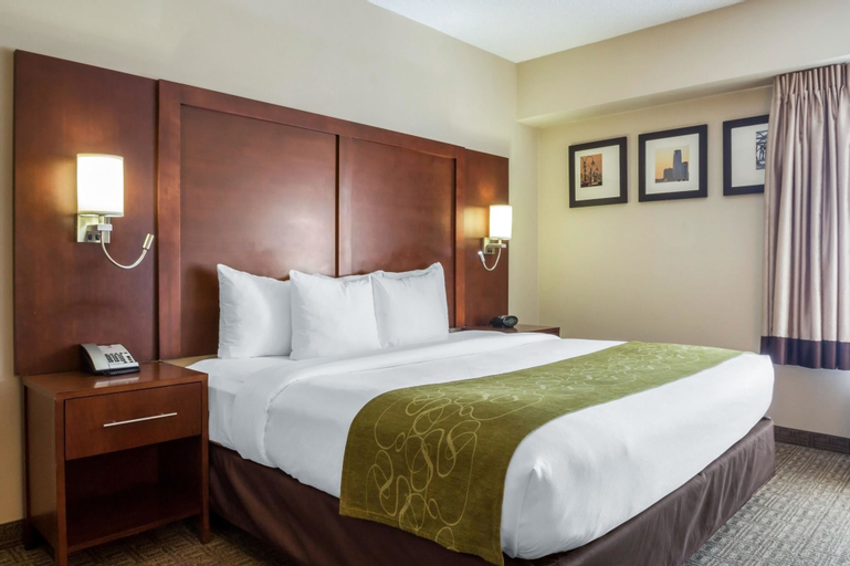 Bedroom 3, Comfort Suites at Woodbridge, Union