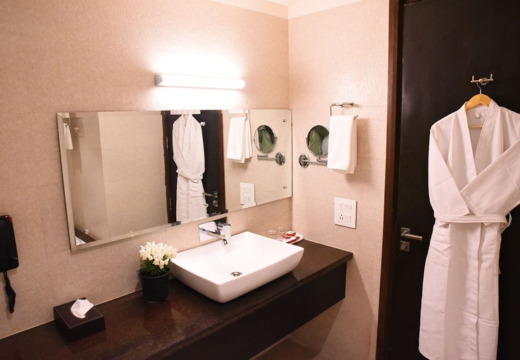 Bathroom 4, Lavanya Inn, Nainital