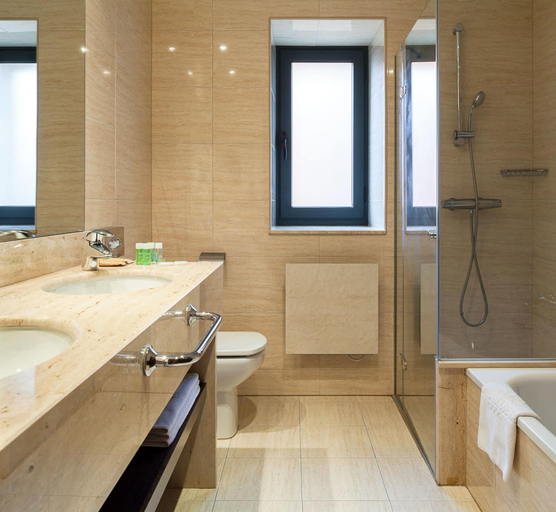 Bathroom, Hotel Vall de Bas, Girona