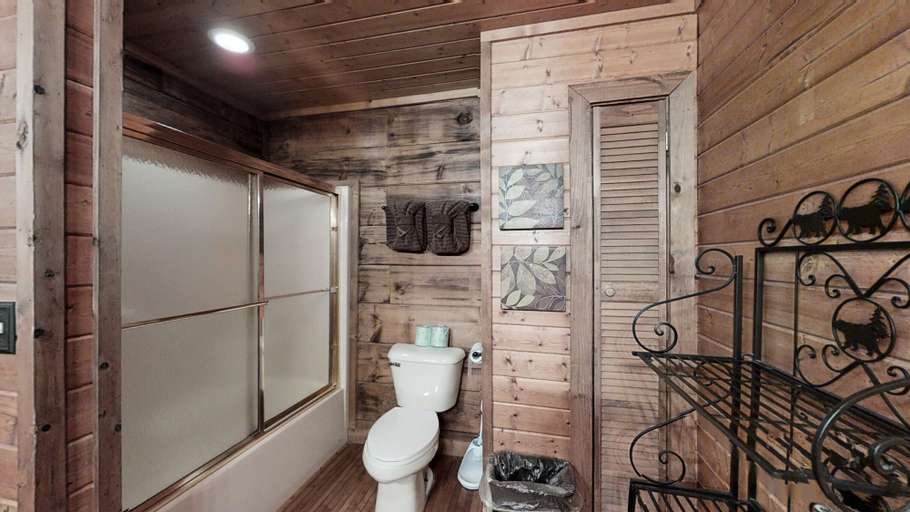 Bathroom 3, Chimney Ridge, Sevier