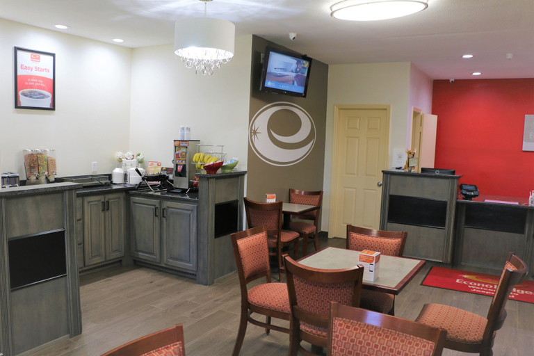 Food & Drinks 5, Econo Lodge Jasper, Walker