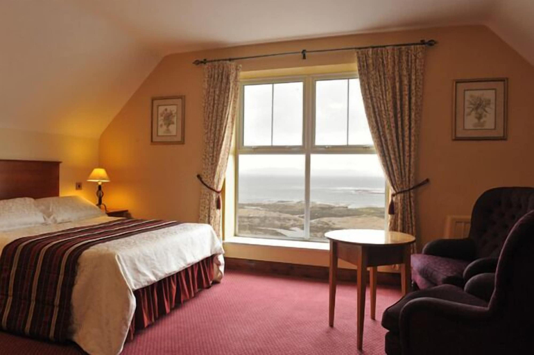 Bedroom 2, Fitzgerald's Hotel