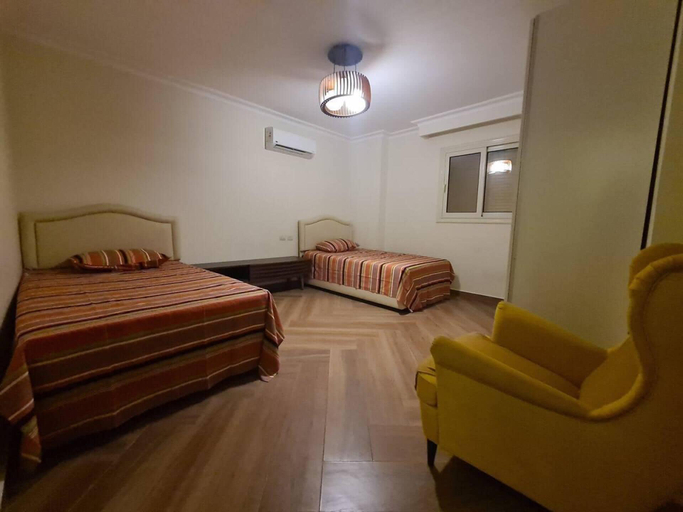 Bedroom 3, Spacious Executive Luxury Apartment With Balcony, Ad-Duqi