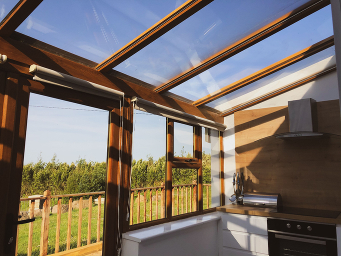 Others 4, Hookless Holiday Homes