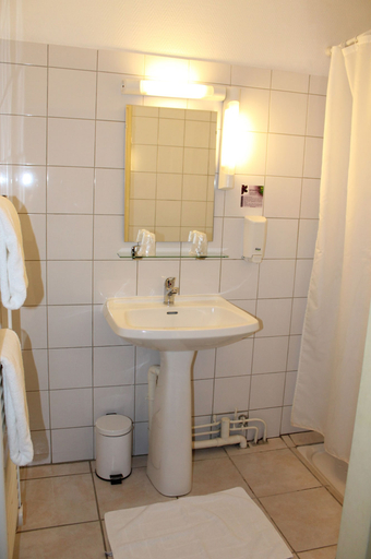 Bathroom, Hôtel Montilleul, Pyrénées-Atlantiques