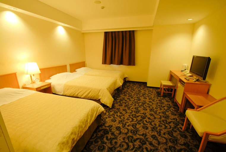 Bedroom 4, Nansei Kanko Hotel, Naha